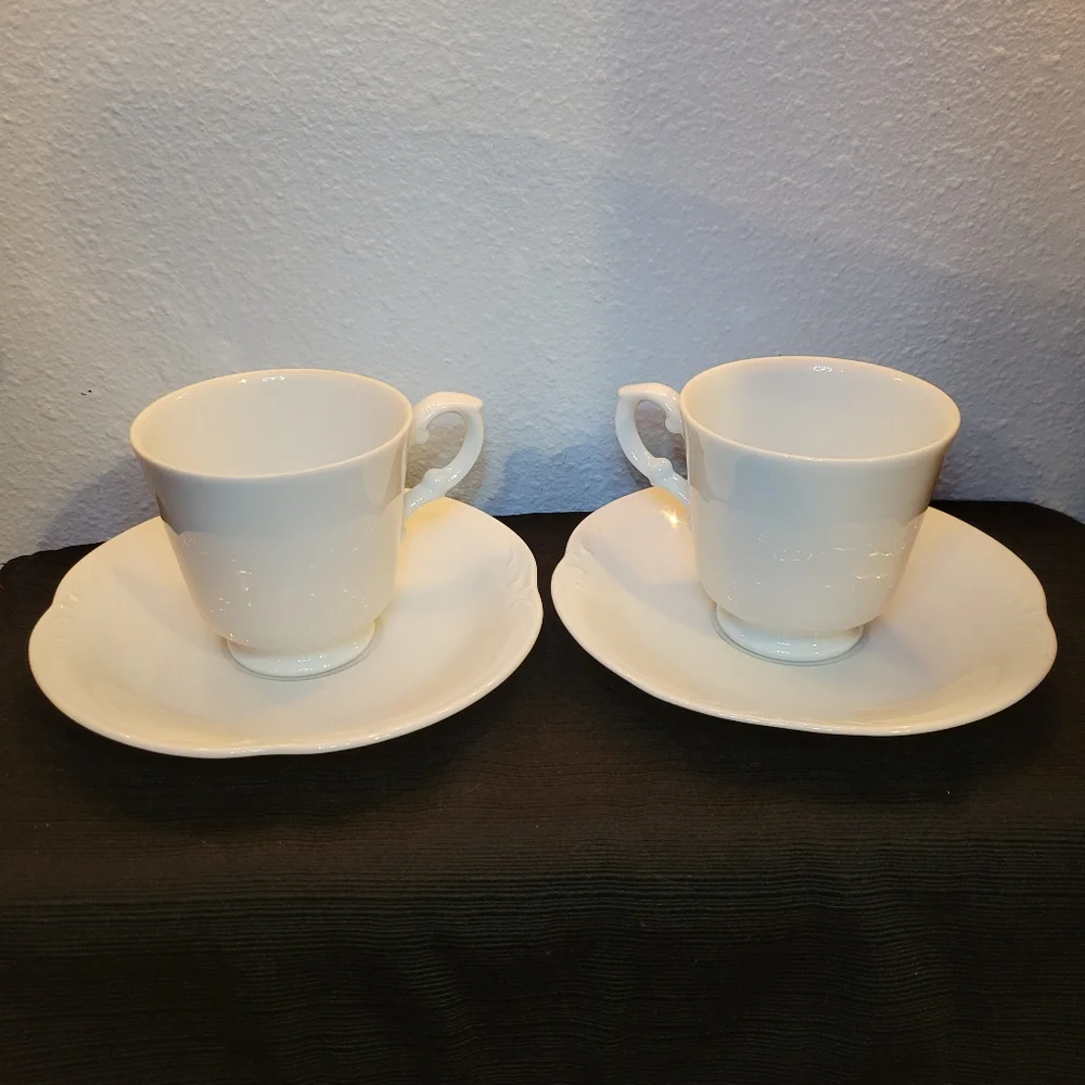 Vtg 2 Tea Coffee Cups & Saucers White Porcelain Made In Japan